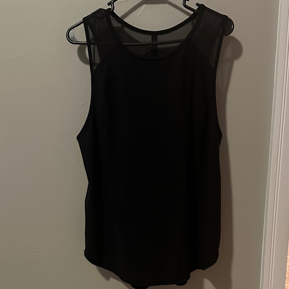 Black Sleeveless Women's Lululemon activewear sleeveless top XL
